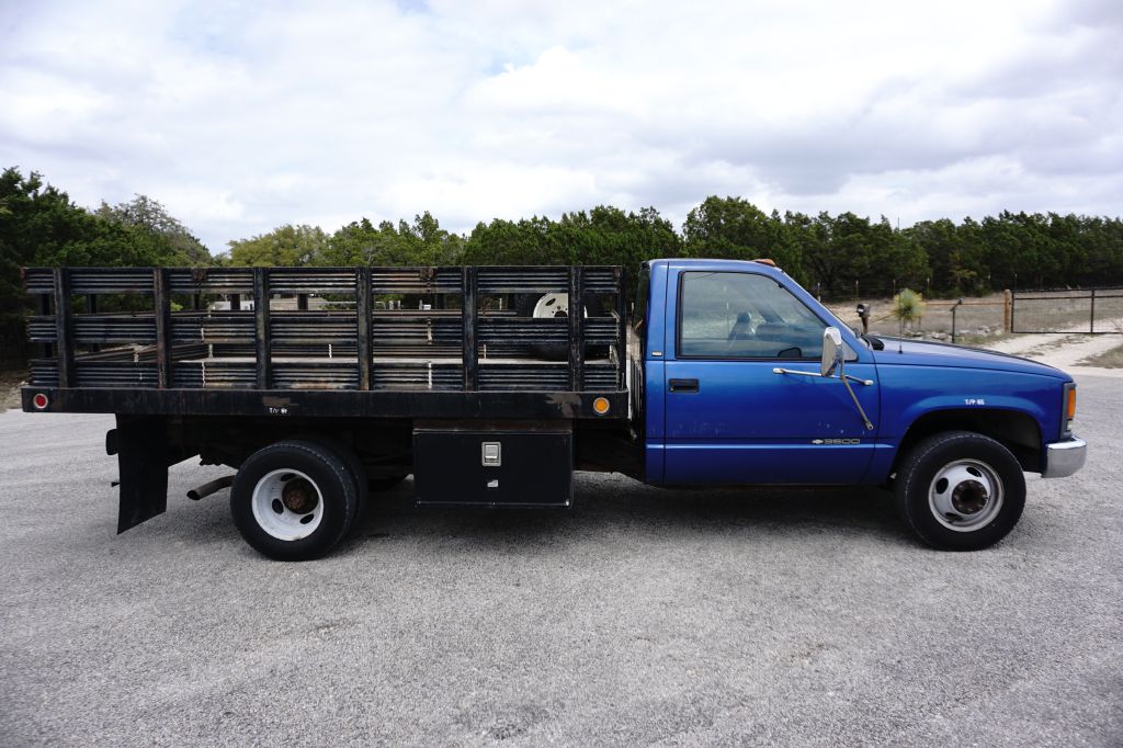 Photo 10 of this CHEVROLET C3500 DIESEL