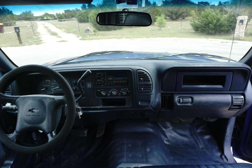 Photo 16 of this CHEVROLET C3500 DIESEL