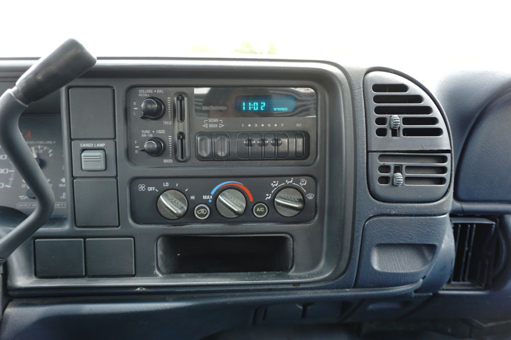 Photo 17 of this CHEVROLET C3500 DIESEL