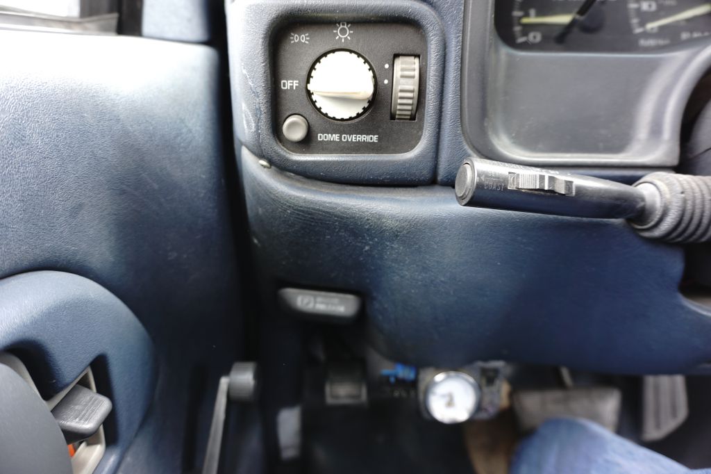Photo 19 of this CHEVROLET C3500 DIESEL