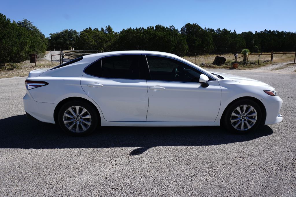 Photo 9 of this TOYOTA CAMRY