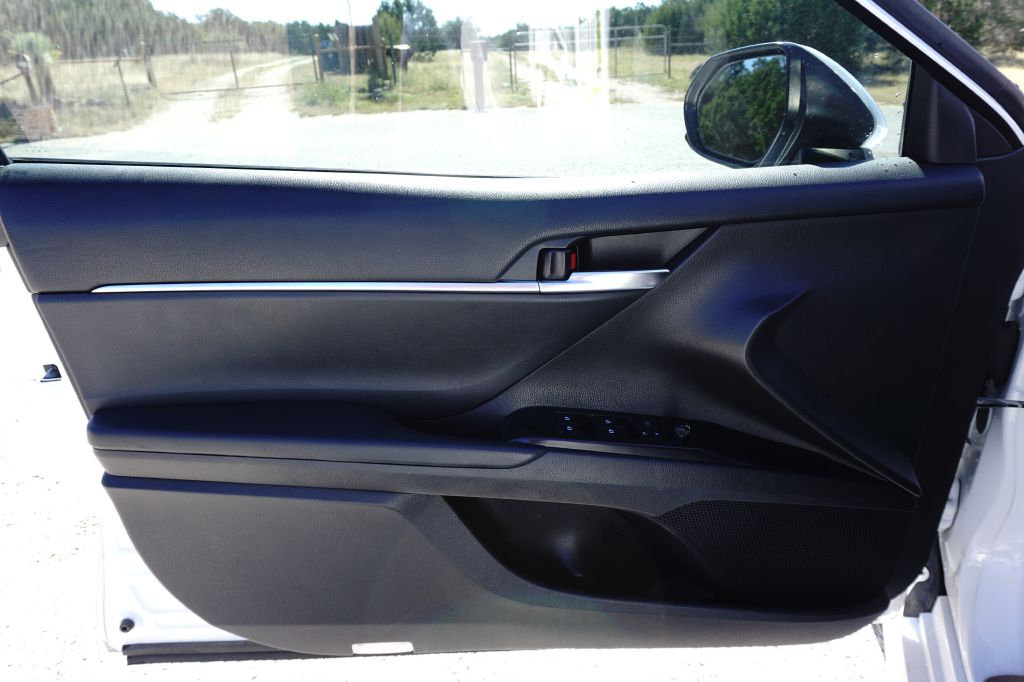 Photo 13 of this TOYOTA CAMRY
