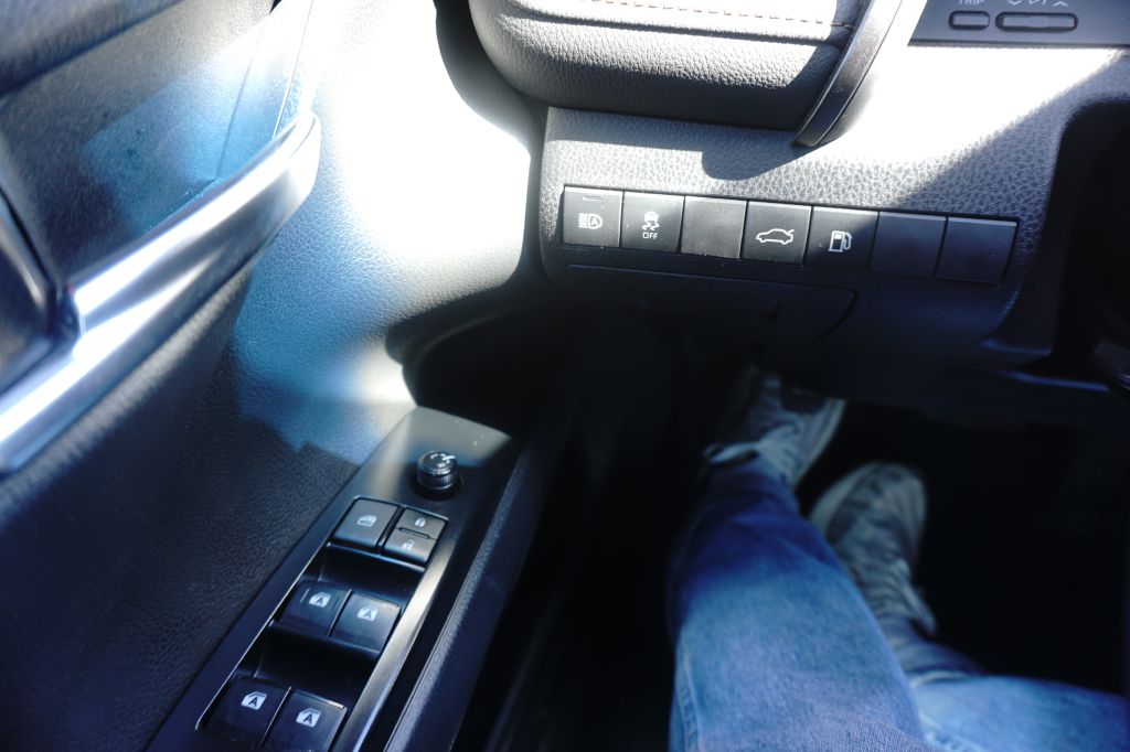 Photo 26 of this TOYOTA CAMRY