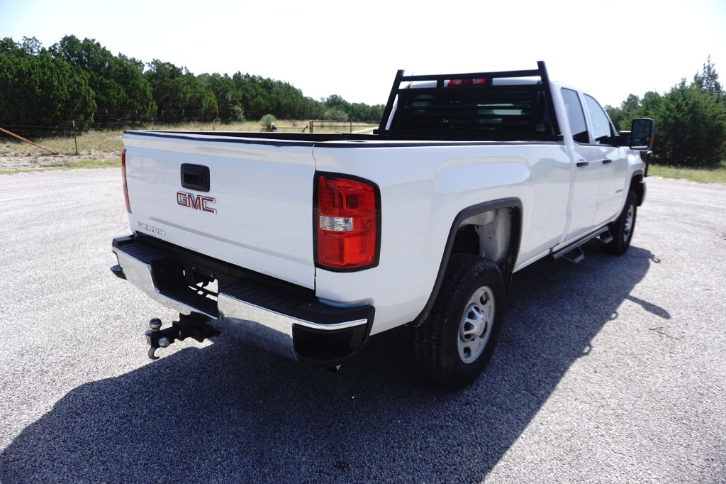 Photo 8 of this GMC SIERRA 2500HD