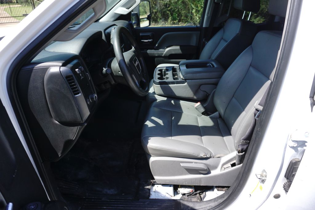 Photo 15 of this GMC SIERRA 2500HD
