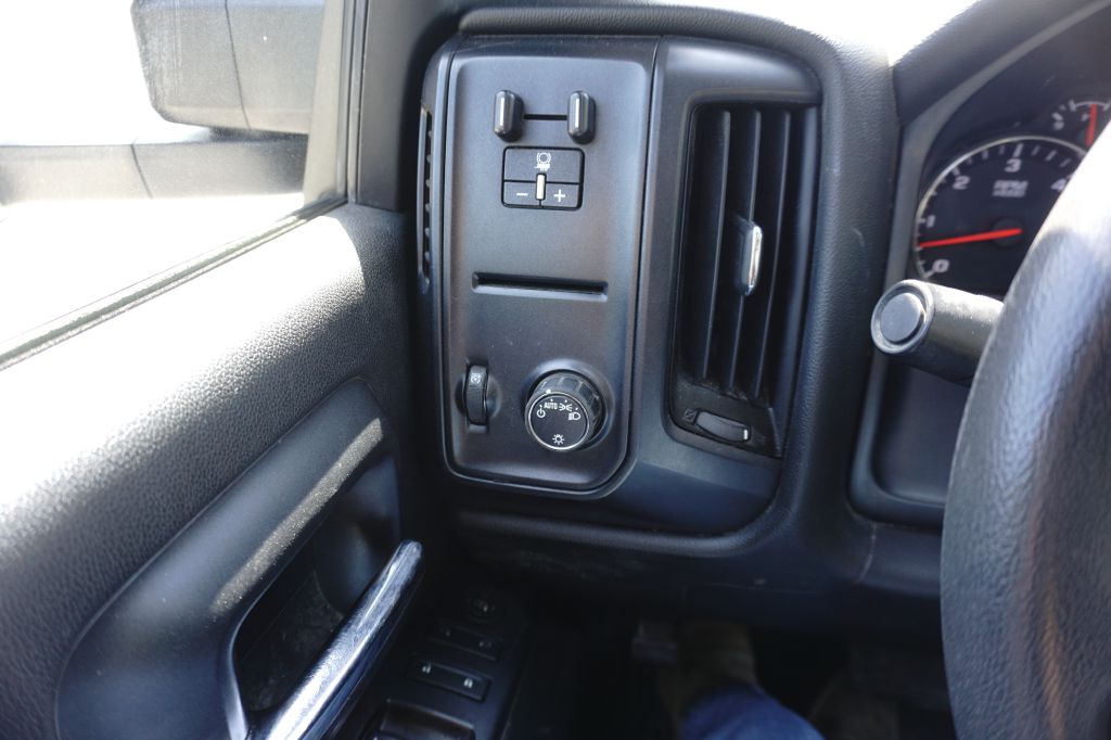 Photo 27 of this GMC SIERRA 2500HD