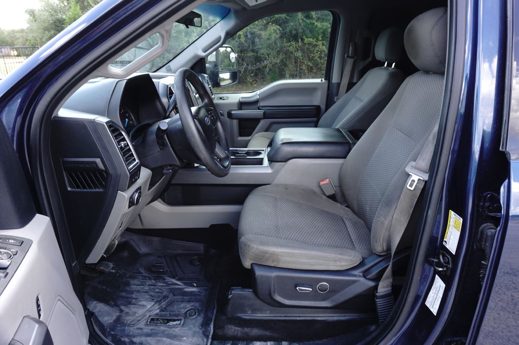Photo 15 of this FORD F-250 SUPER DUT