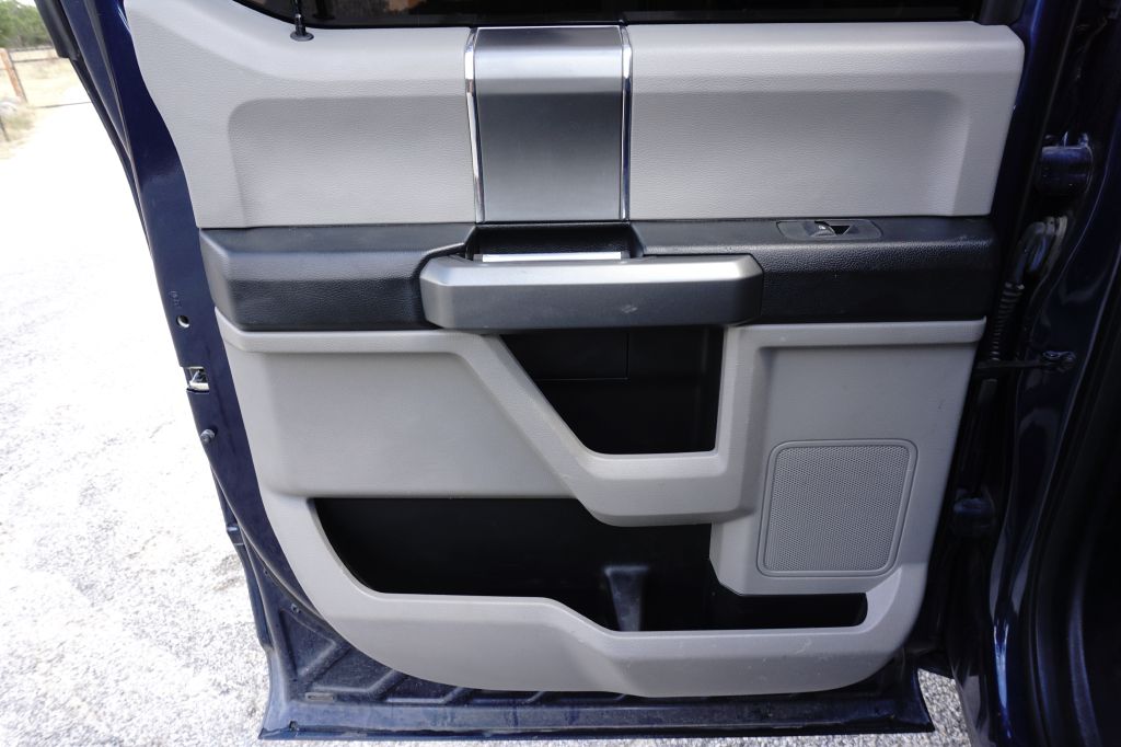 Photo 16 of this FORD F-250 SUPER DUT