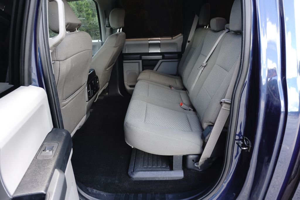 Photo 17 of this FORD F-250 SUPER DUT