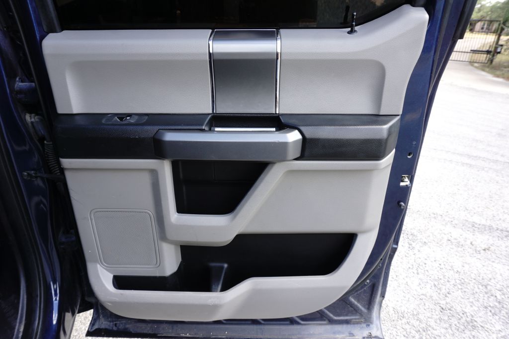 Photo 18 of this FORD F-250 SUPER DUT