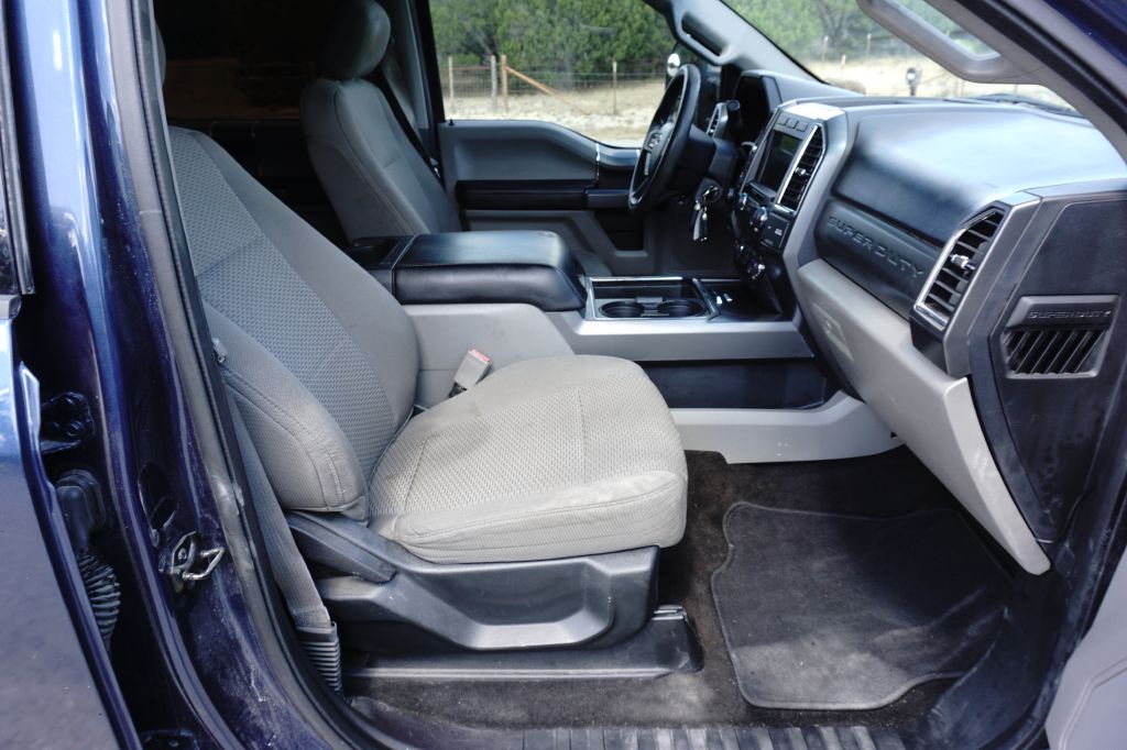 Photo 21 of this FORD F-250 SUPER DUT