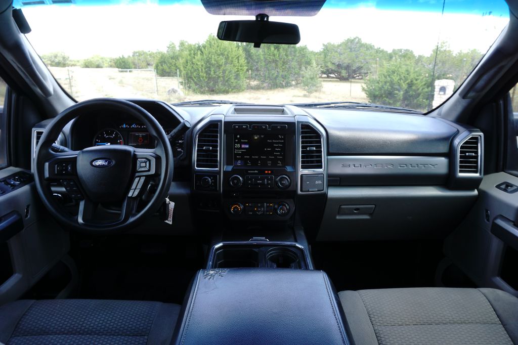 Photo 22 of this FORD F-250 SUPER DUT