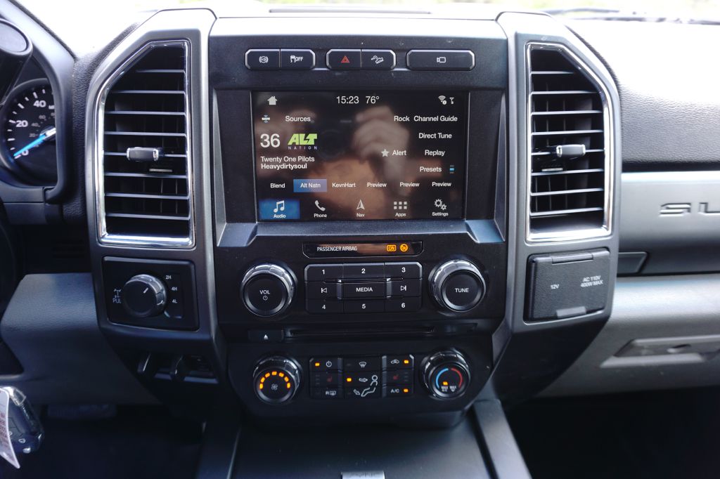 Photo 23 of this FORD F-250 SUPER DUT
