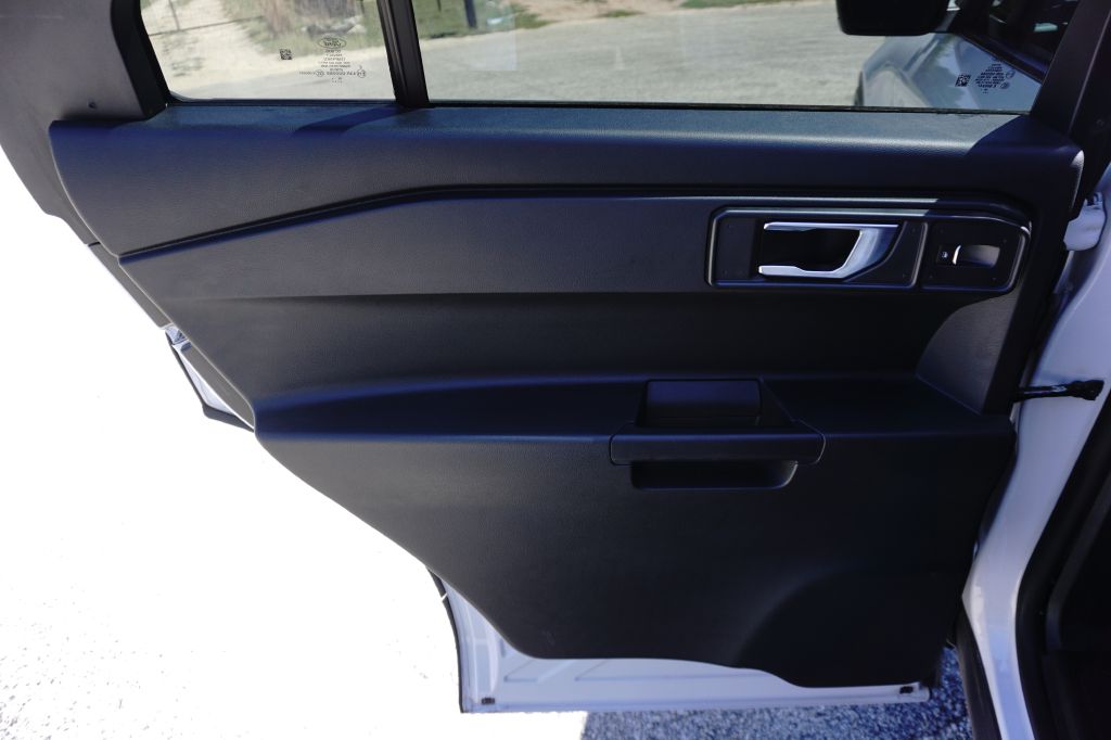 Photo 15 of this FORD EXPLORER