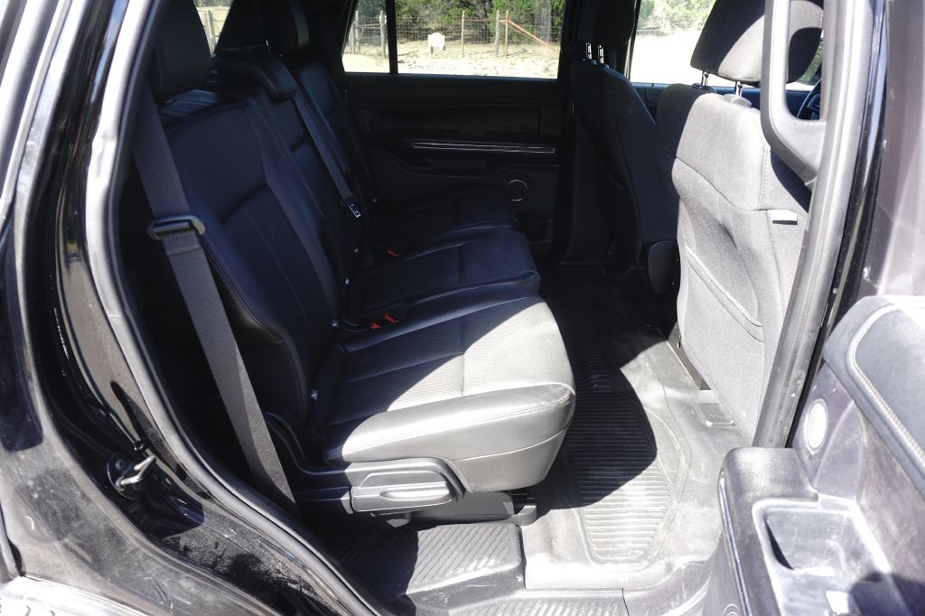 Photo 19 of this FORD EXPEDITION