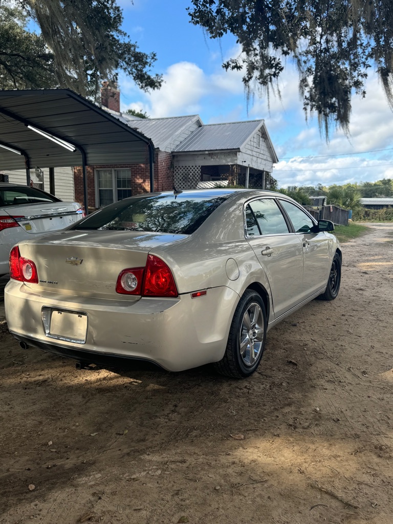 Photo 5 of this CHEVROLET MALIBU