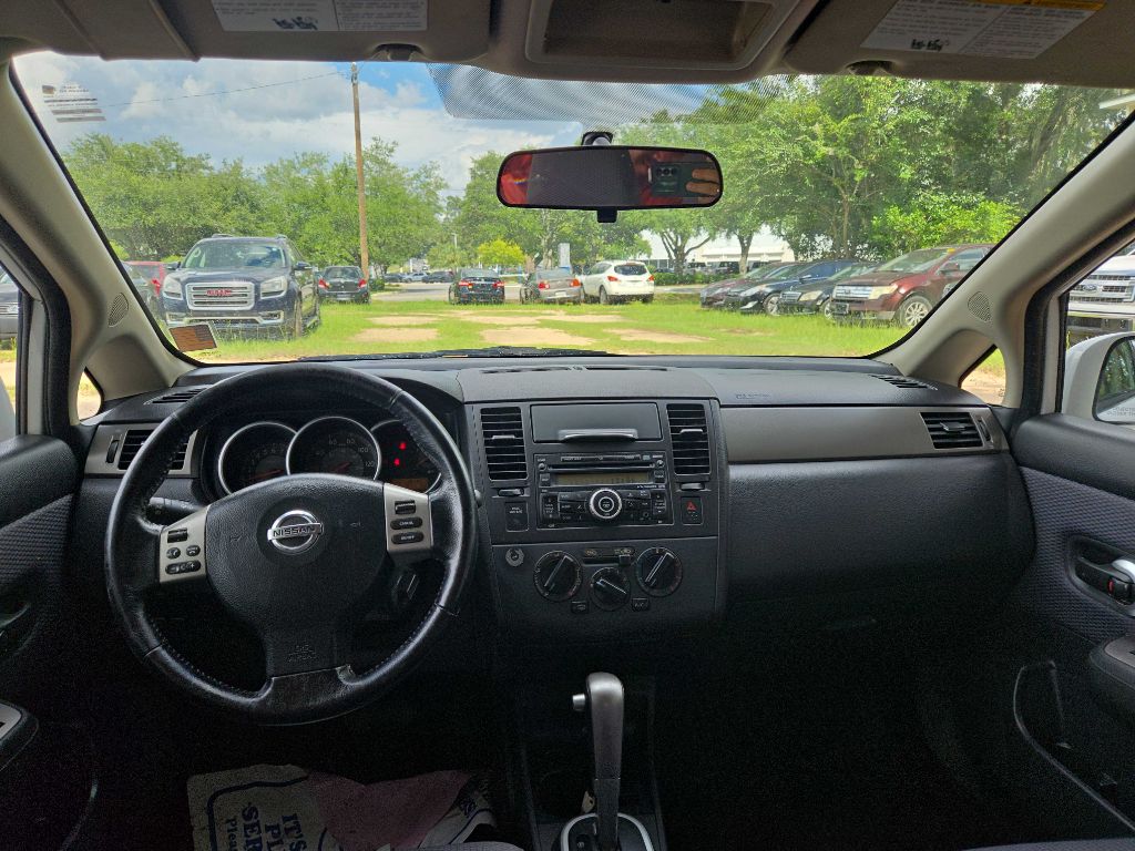 Photo 9 of this NISSAN VERSA