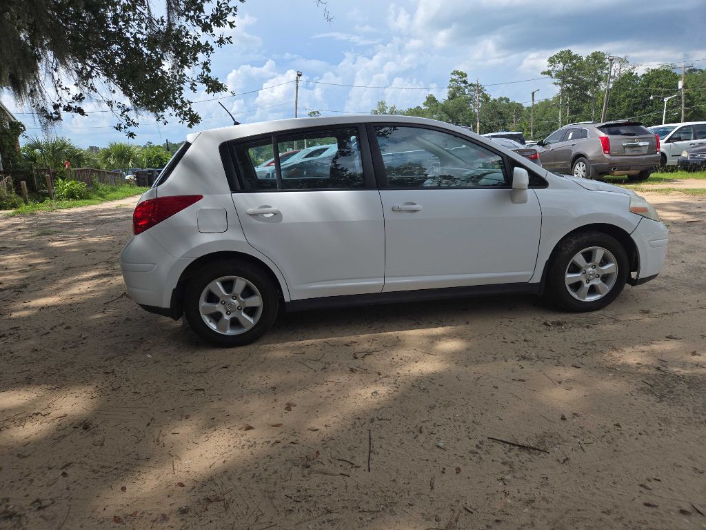 Photo 6 of this NISSAN VERSA