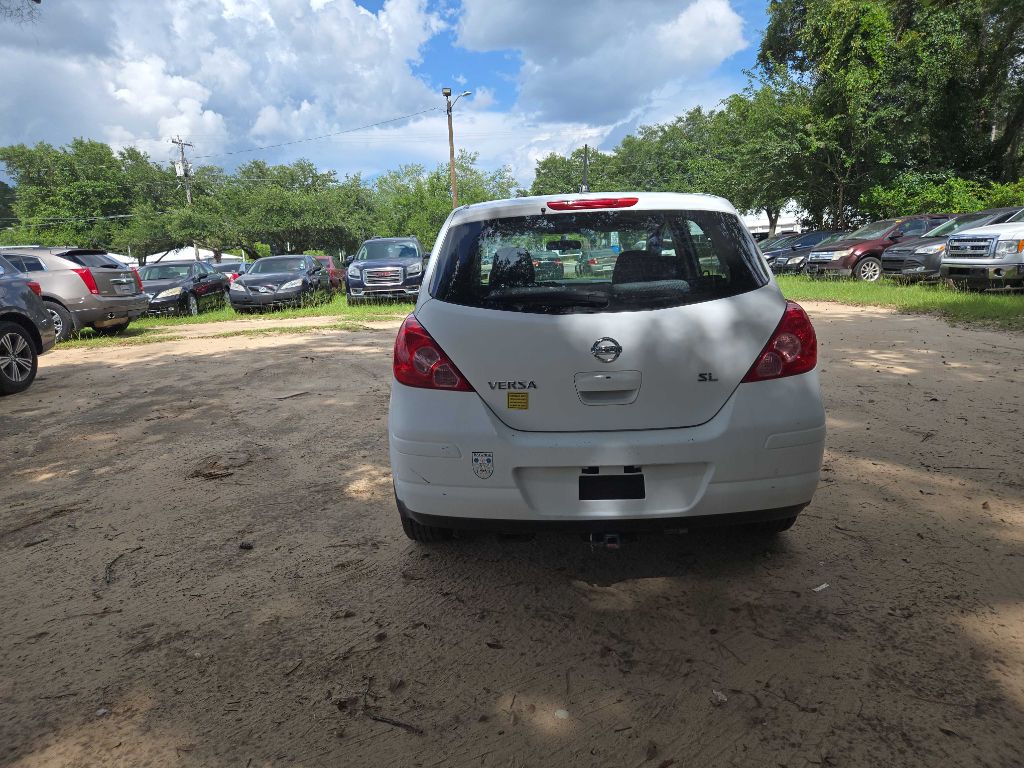 Photo 2 of this NISSAN VERSA