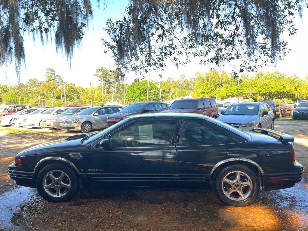 Photo 4 of this OLDSMOBILE CUTLASS SUPREME