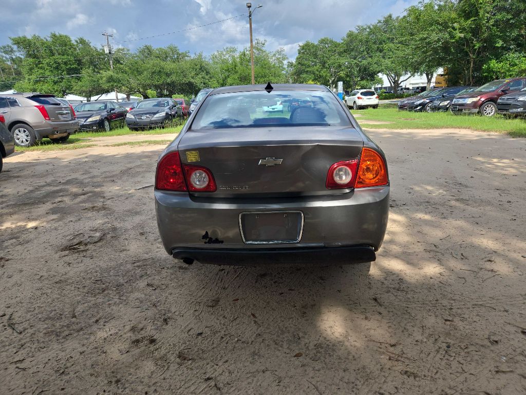 Photo 3 of this CHEVROLET MALIBU