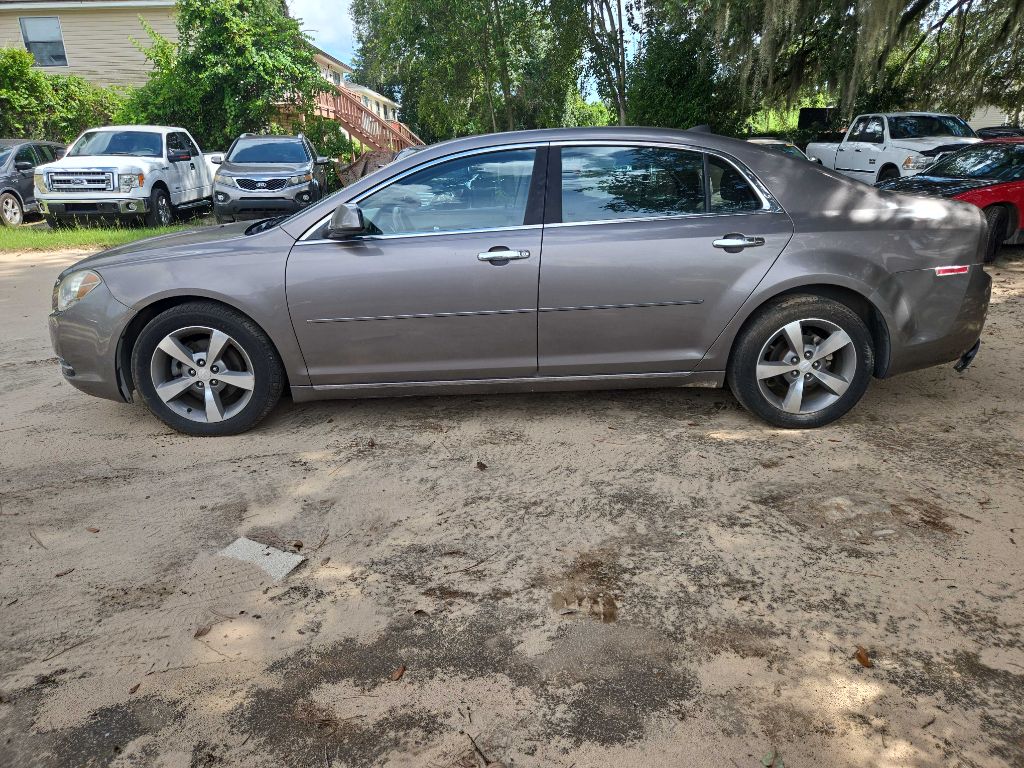 Photo 4 of this CHEVROLET MALIBU