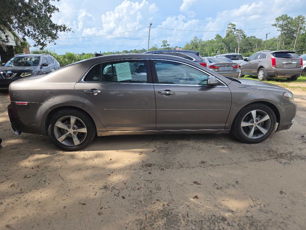 Photo 6 of this CHEVROLET MALIBU