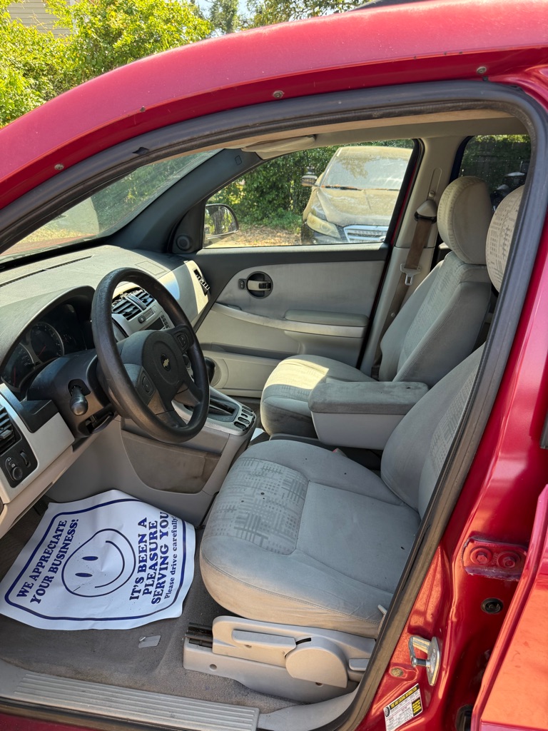 Photo 8 of this CHEVROLET EQUINOX
