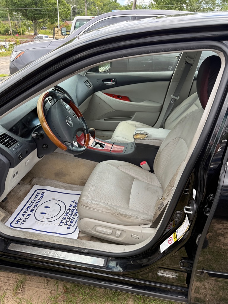 Photo 10 of this LEXUS ES