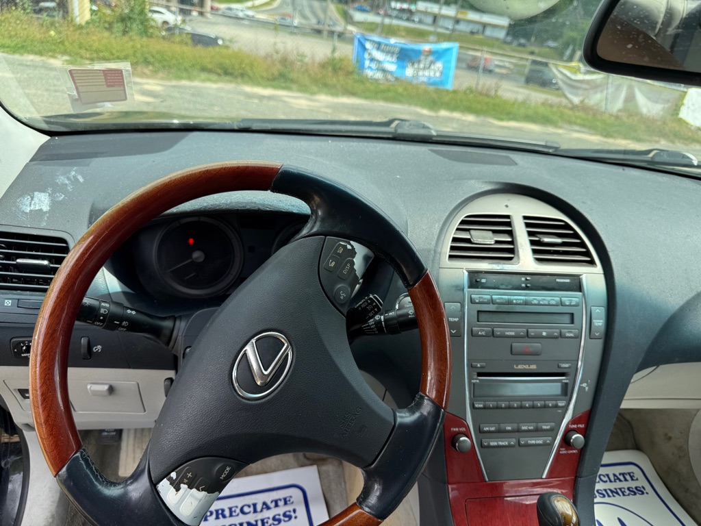 Photo 7 of this LEXUS ES