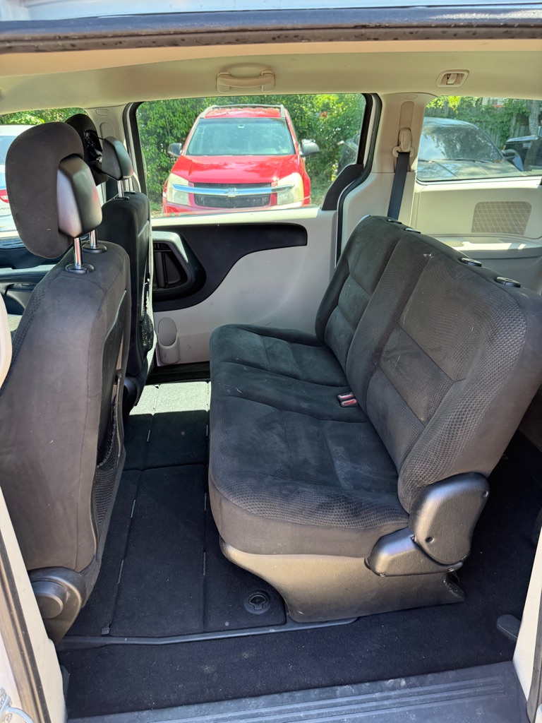 Photo 8 of this DODGE GRAND CARAVAN