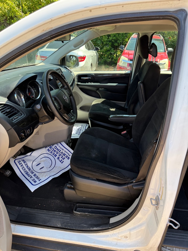 Photo 10 of this DODGE GRAND CARAVAN