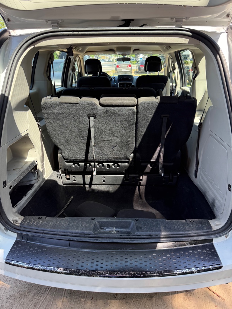 Photo 7 of this DODGE GRAND CARAVAN