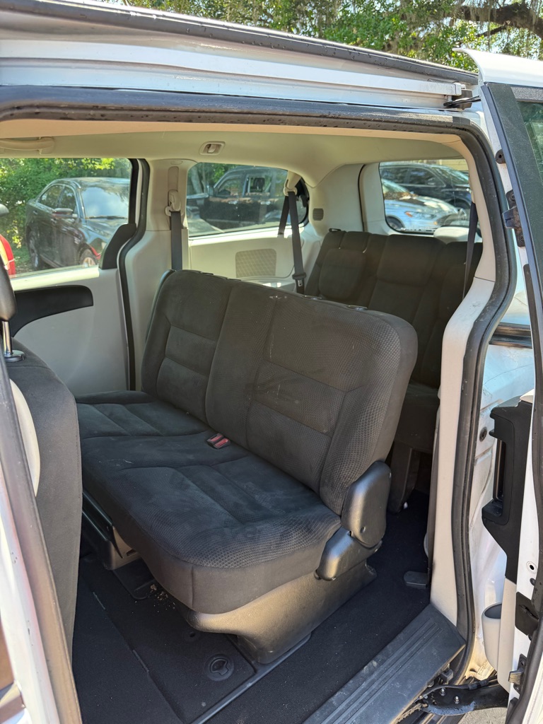 Photo 9 of this DODGE GRAND CARAVAN
