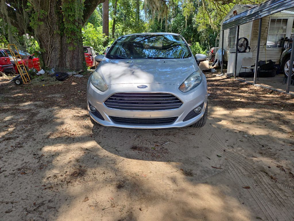 Photo 31 of this FORD FIESTA