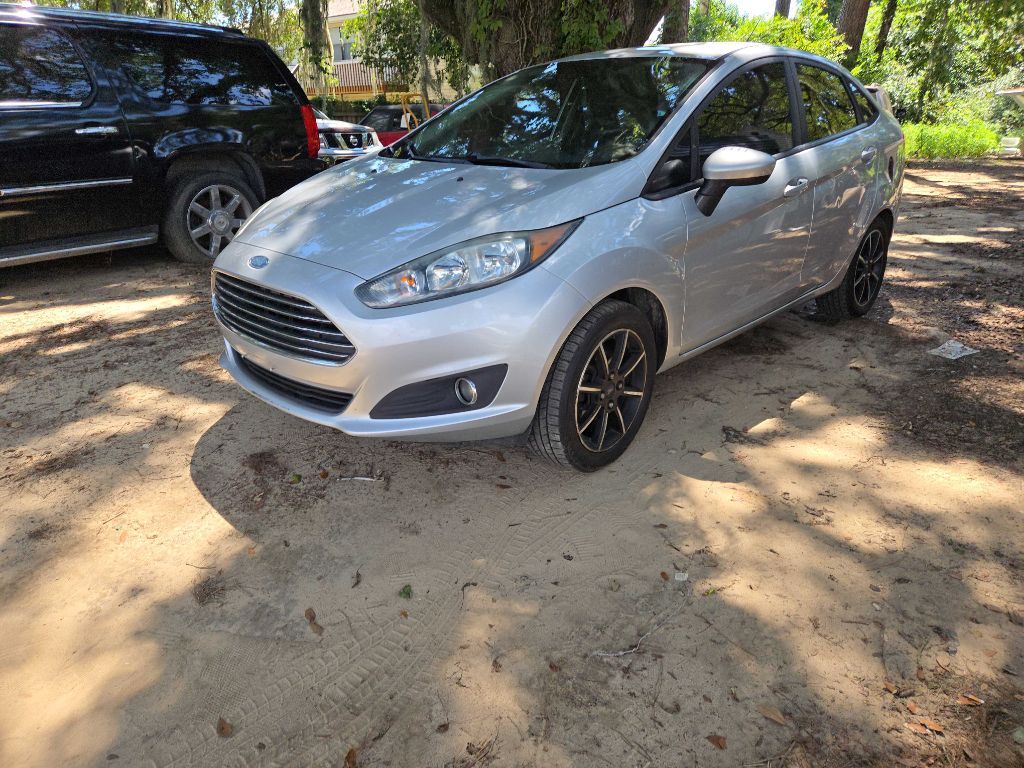 Photo 25 of this FORD FIESTA
