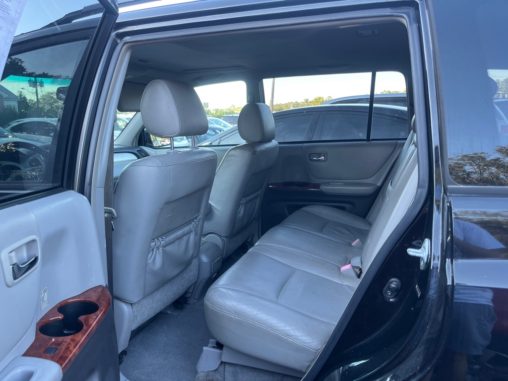 Photo 7 of this TOYOTA HIGHLANDER