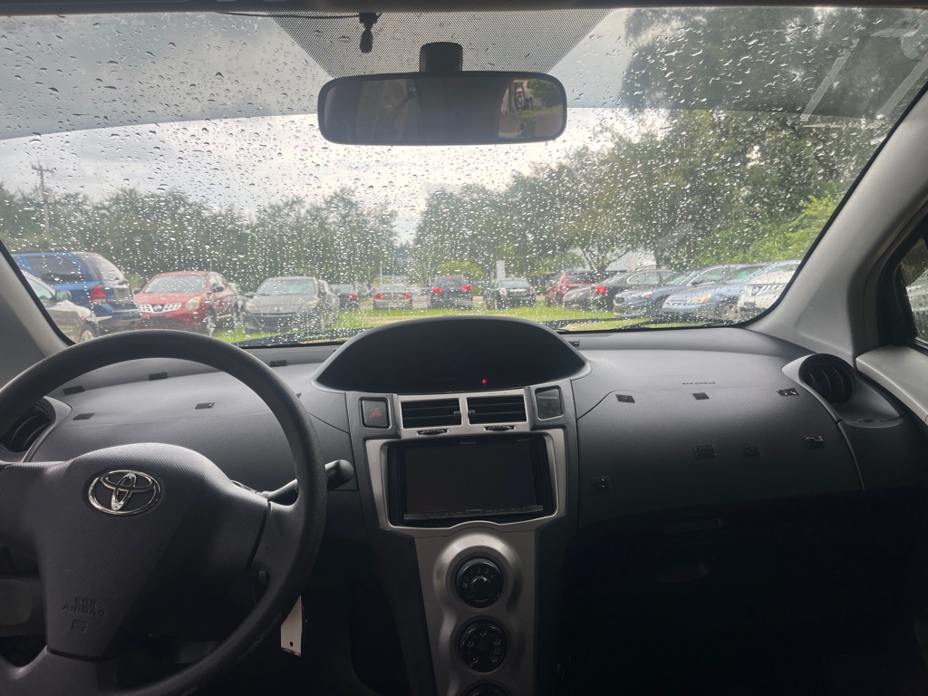 Photo 12 of this TOYOTA YARIS