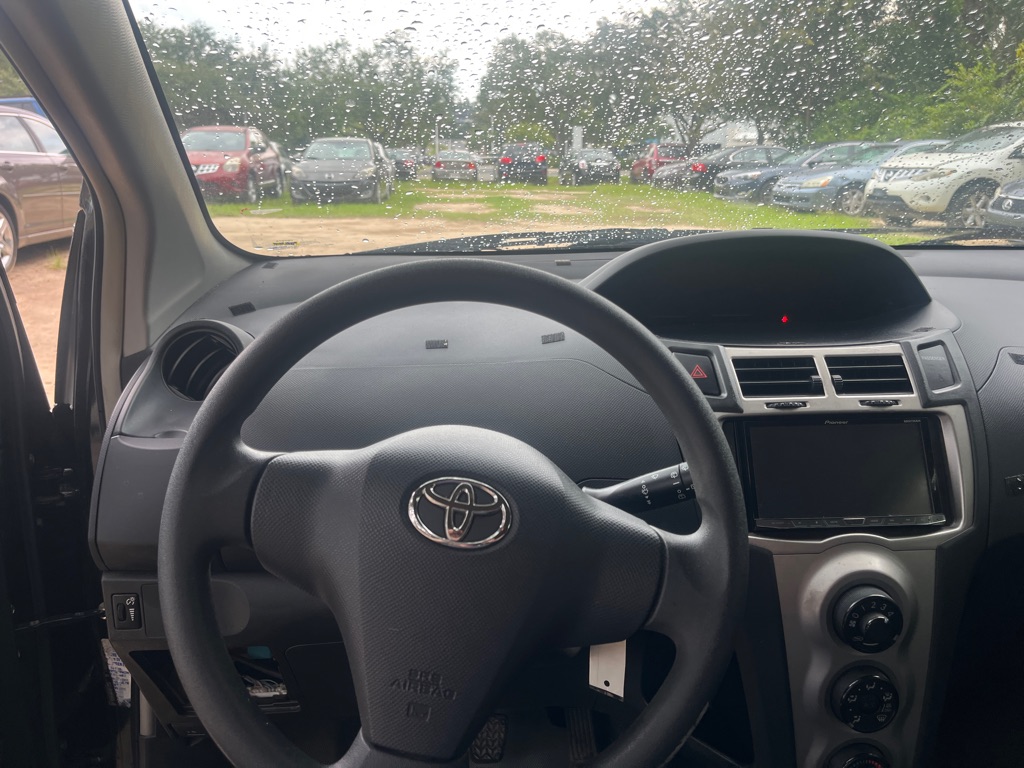Photo 11 of this TOYOTA YARIS