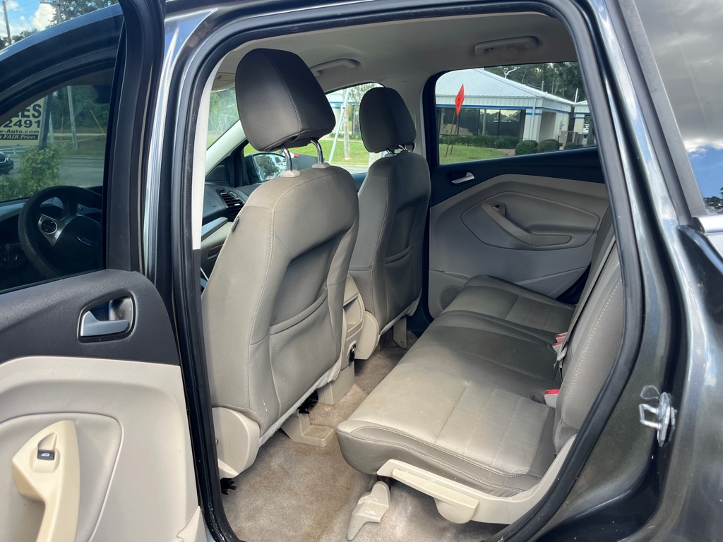 Photo 10 of this FORD ESCAPE