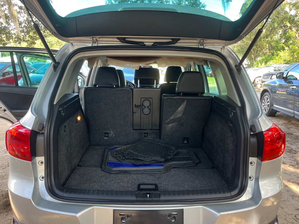 Photo 13 of this VOLKSWAGEN TIGUAN