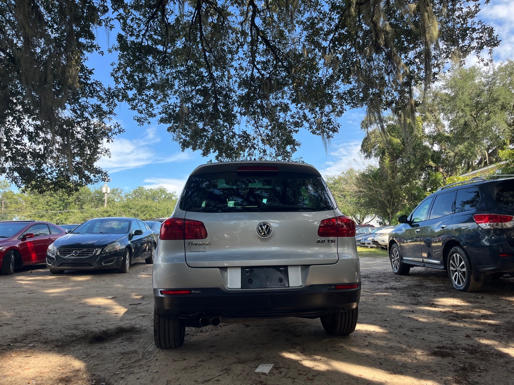 Photo 6 of this VOLKSWAGEN TIGUAN