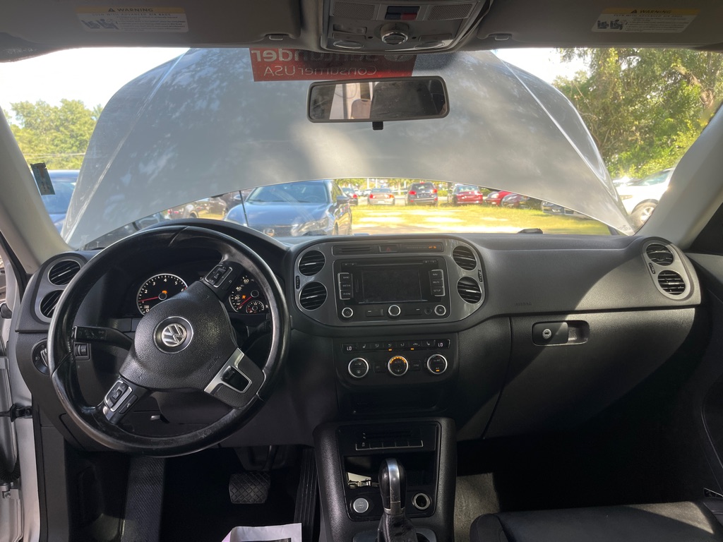 Photo 12 of this VOLKSWAGEN TIGUAN
