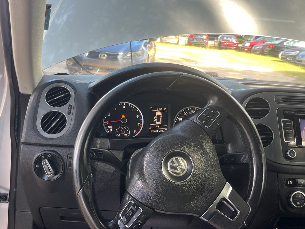 Photo 11 of this VOLKSWAGEN TIGUAN
