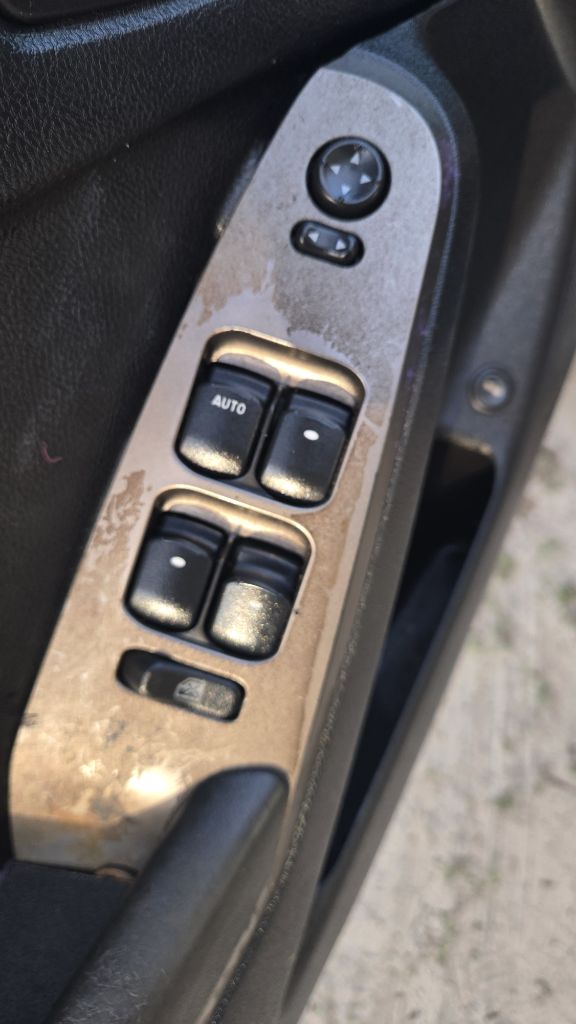 Photo 8 of this PONTIAC G6