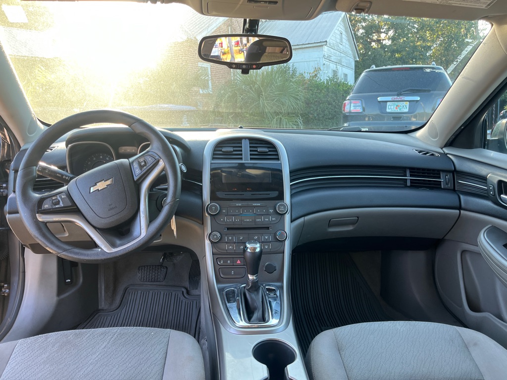 Photo 11 of this CHEVROLET MALIBU
