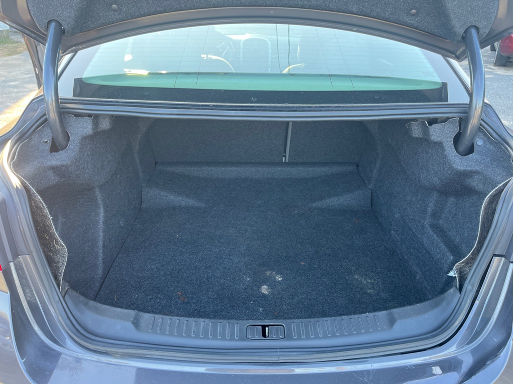 Photo 12 of this CHEVROLET MALIBU