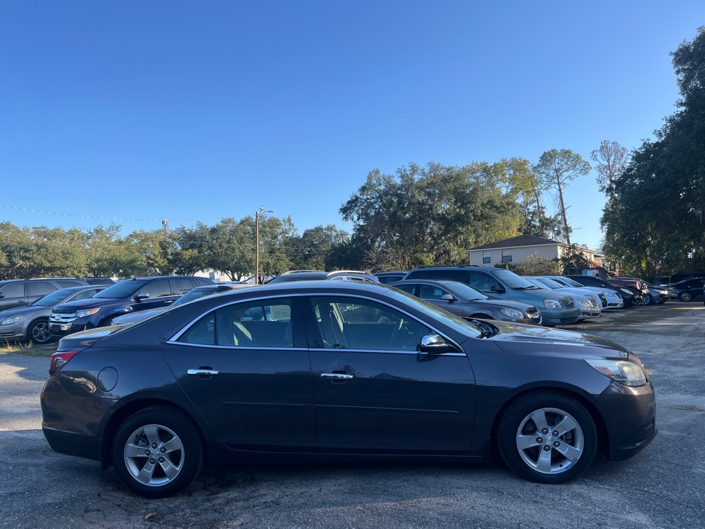Photo 8 of this CHEVROLET MALIBU