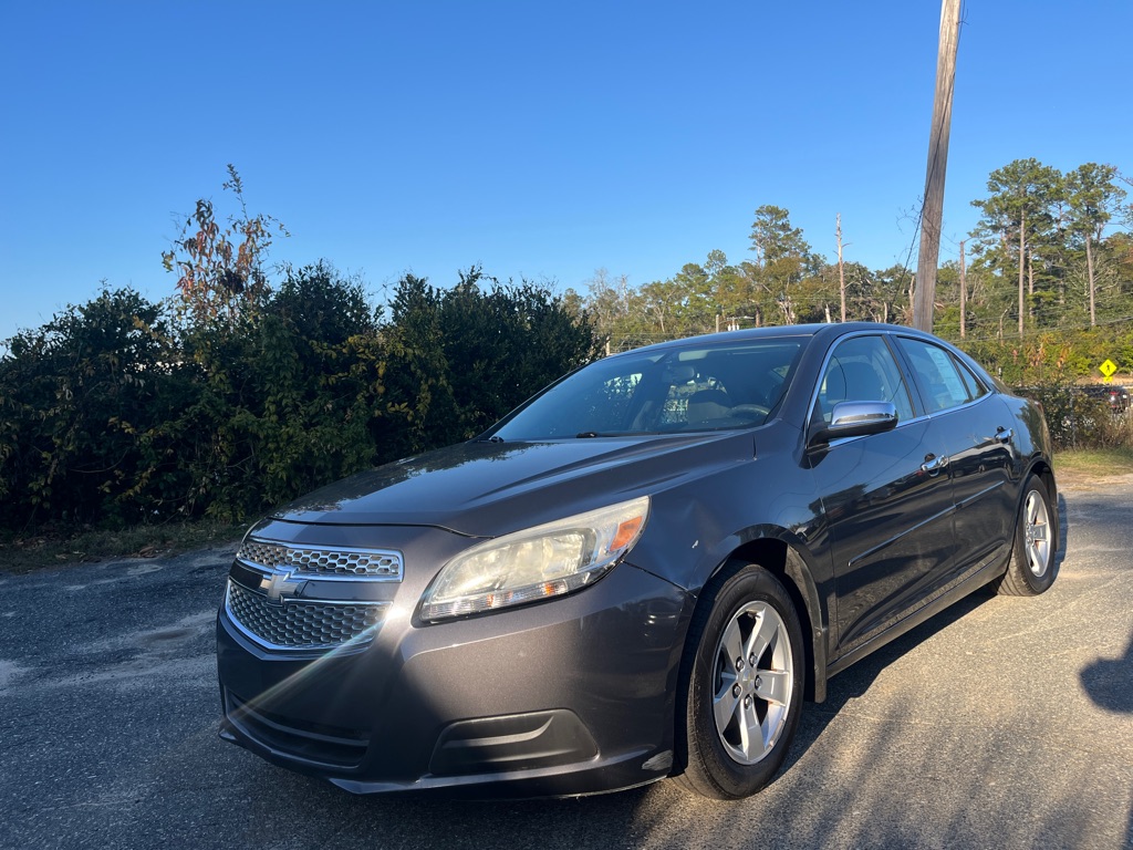 Photo 3 of this CHEVROLET MALIBU