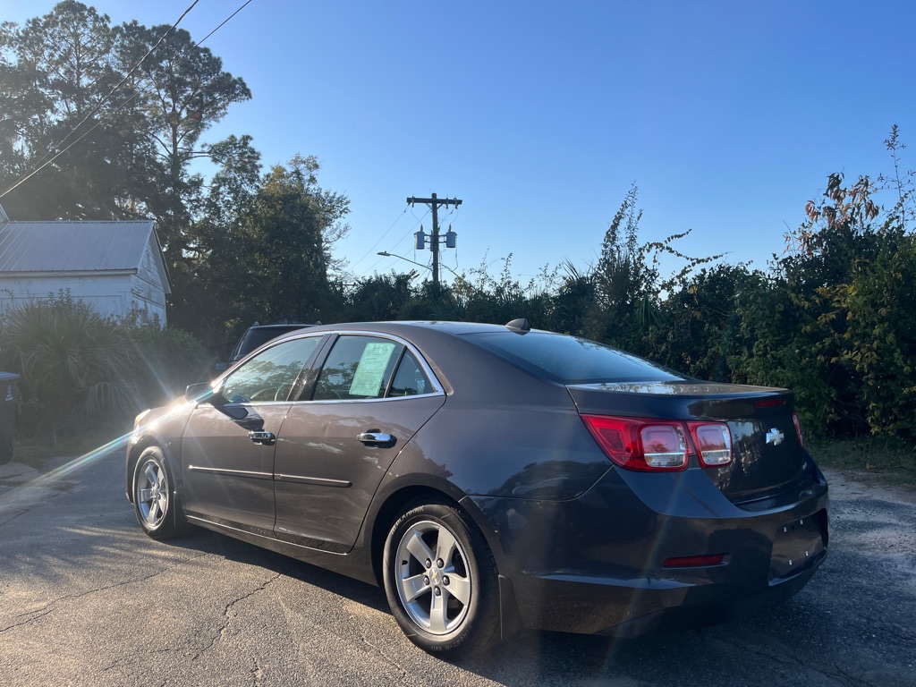 Photo 5 of this CHEVROLET MALIBU